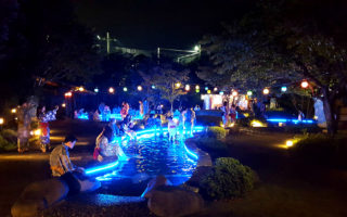 26937704 10156214629329551 329520063 o 320x200 - What it’s like to Soak in a Japanese Onsen
