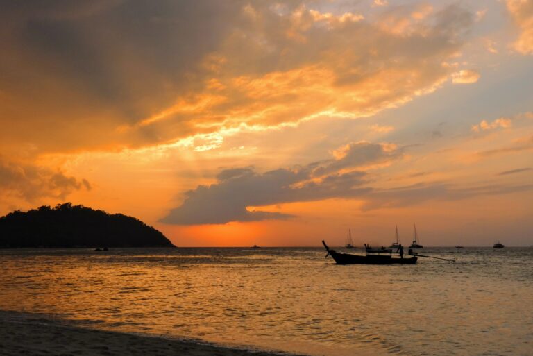 What To Do in Koh Lipe - My Favorite Thai Island Sunset Beach 768x513 - What To Do in Koh Lipe - My Favorite Thai Island